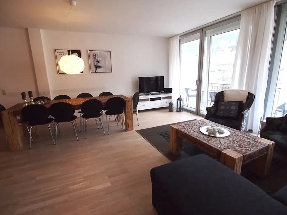 3 Bedrooms Superior Apartment with balcony and with mountain view