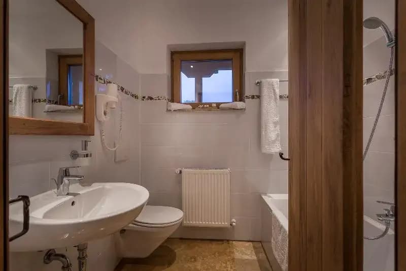 2 Bedrooms Standard Family room with balcony