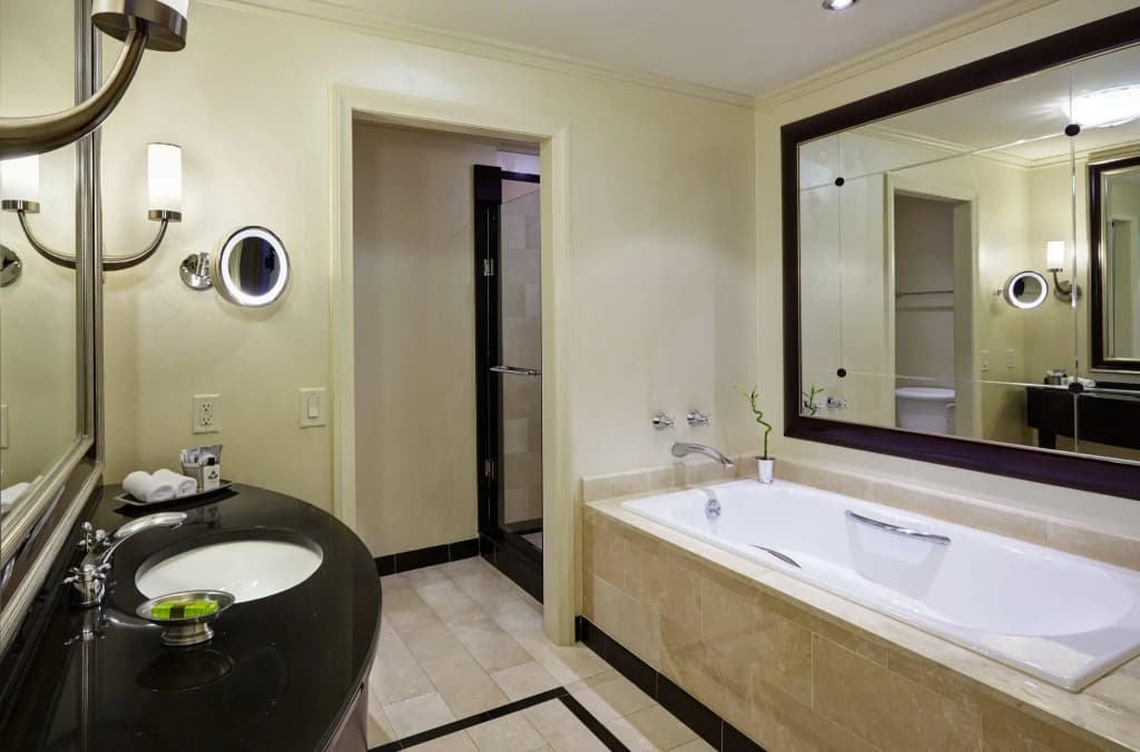 Executive Double Suite full double bed
