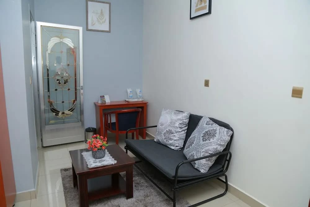 1 Bedroom Standard Double room with balcony and with city view full double bed