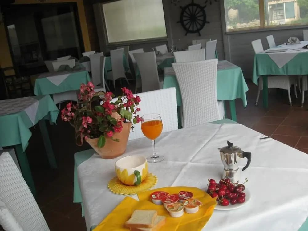 Hotel photo 12
