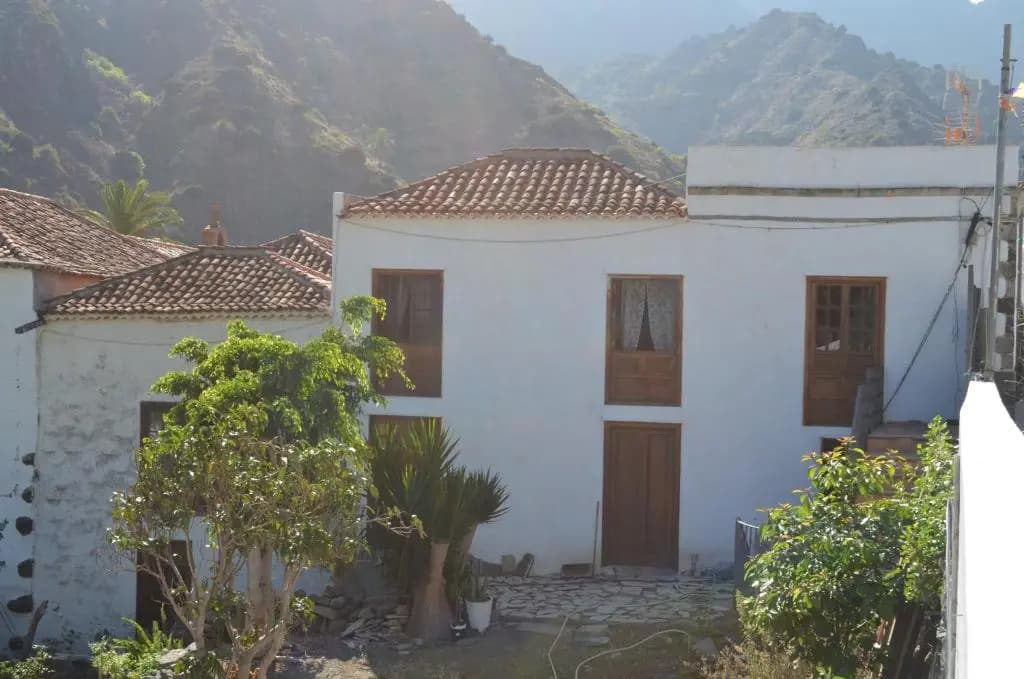 3 Bedrooms Cottage