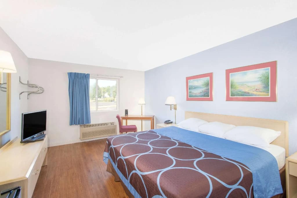 Double Suite full double bed