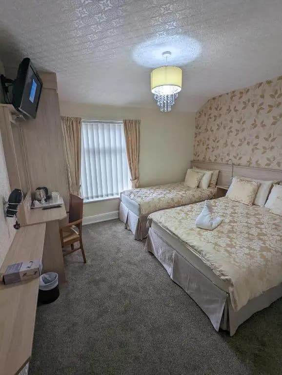 Standard Triple room