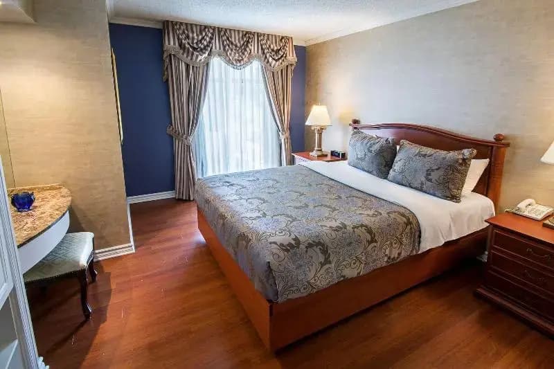 Suite with balcony and with garden view