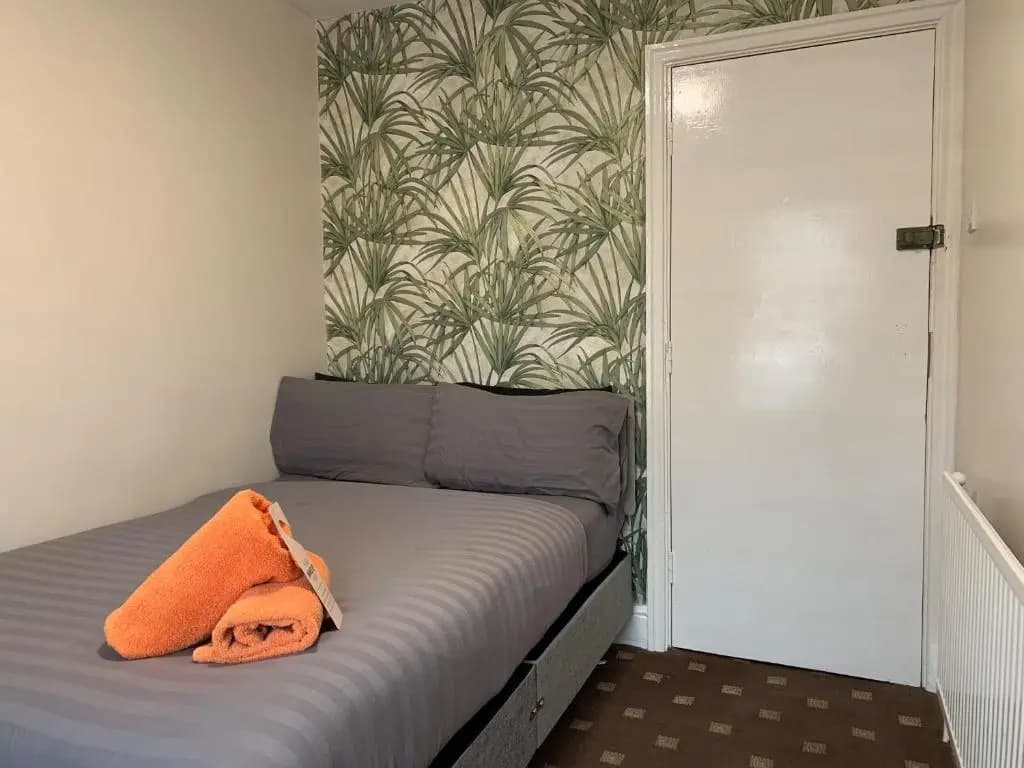 Economy room