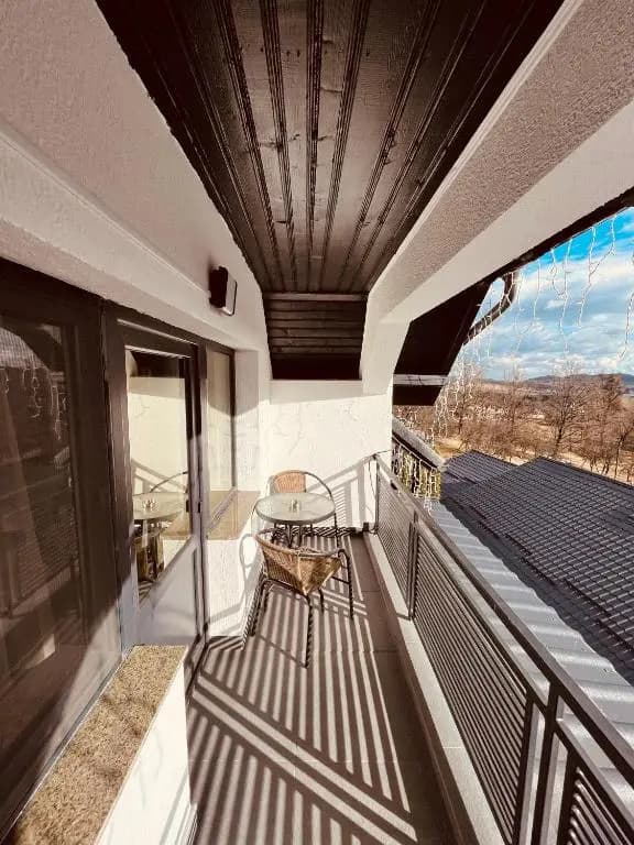 Apartment with pool view