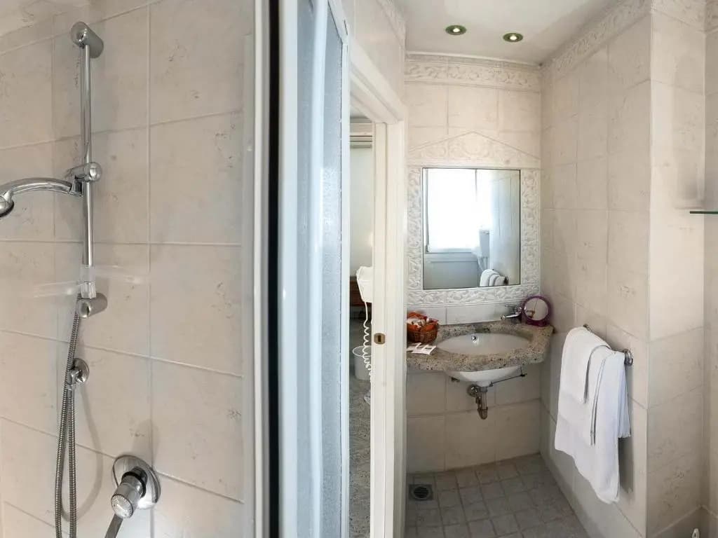 Standard Double room with balcony and with sea view full double bed