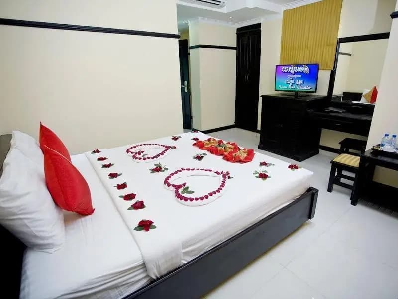 Superior Double room with city view full double bed