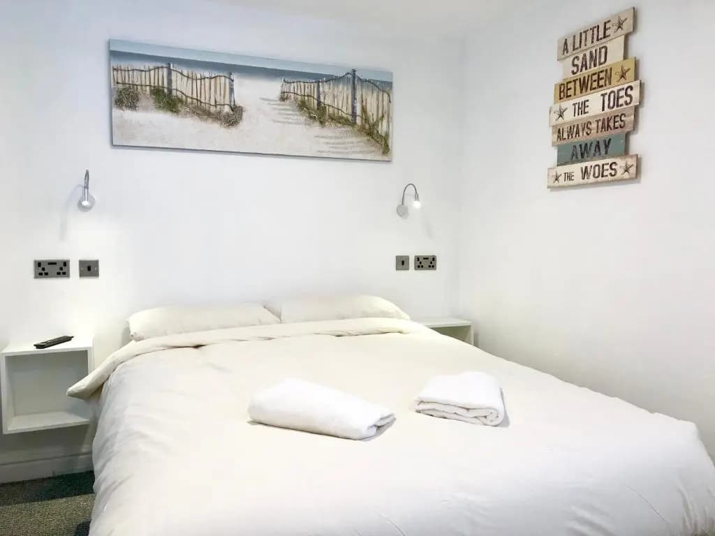 2 Bedrooms Apartment