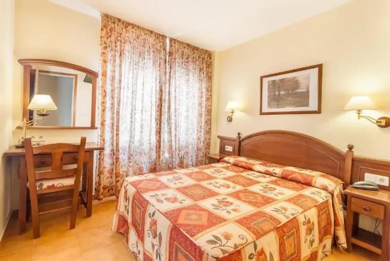Standard Triple room with balcony