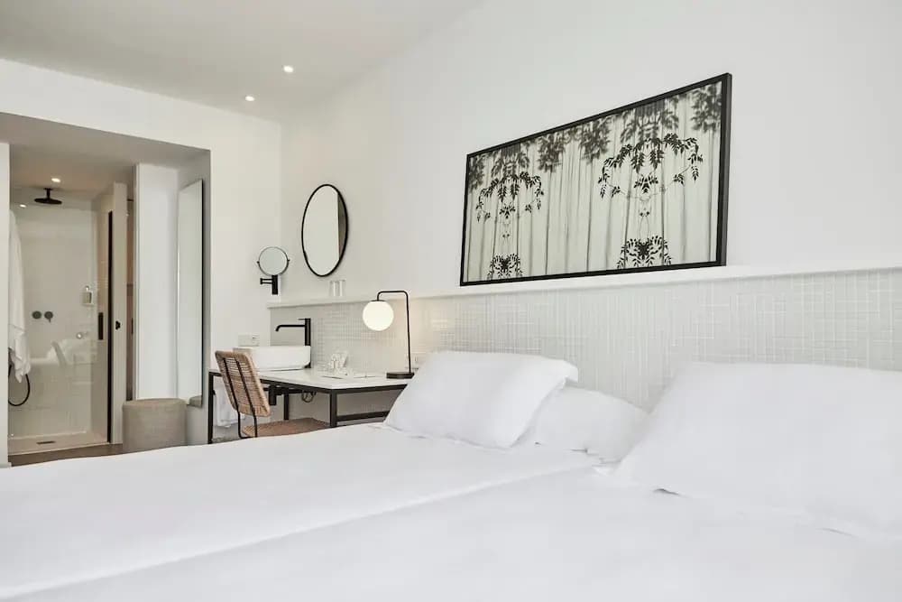 Standard Double room with balcony full double bed