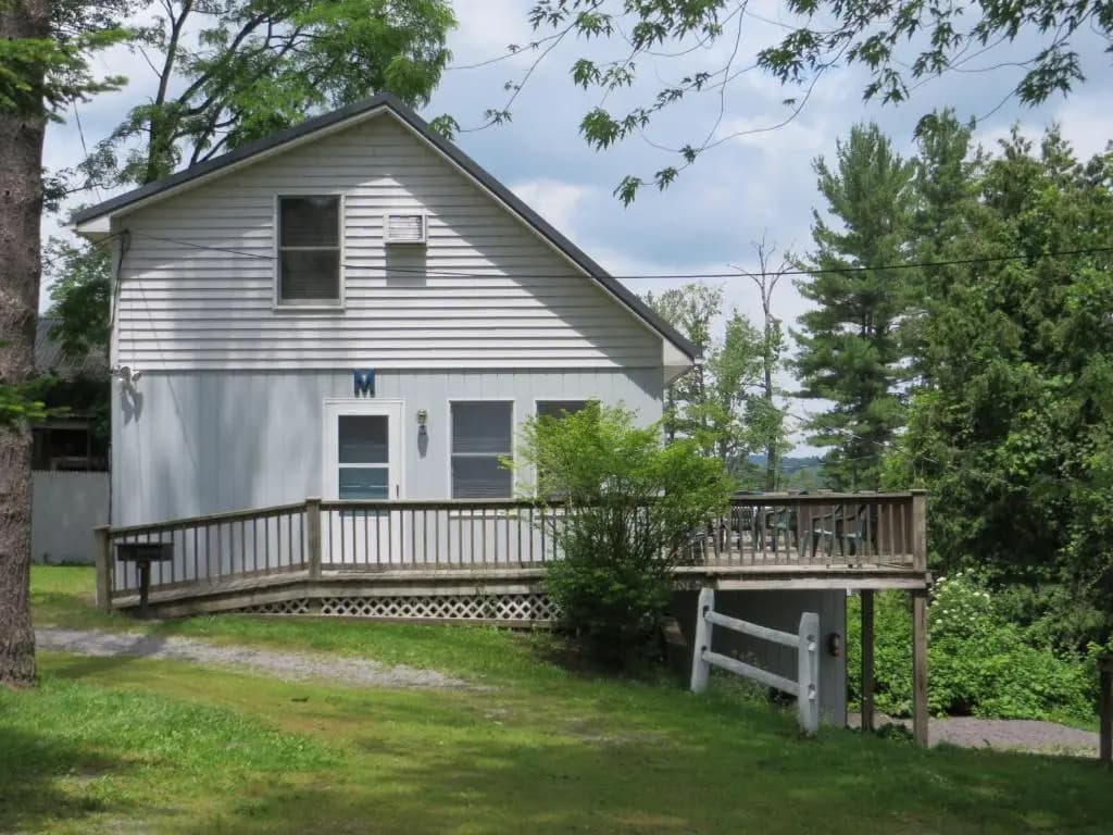 3 Bedrooms Cottage