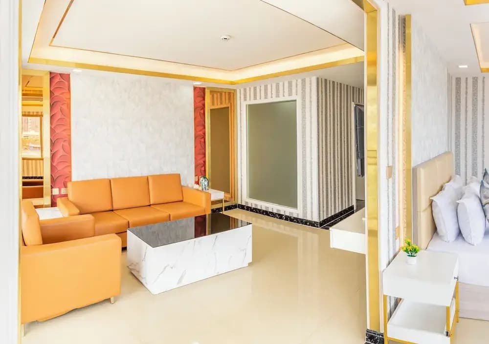Executive Suite with balcony and with pool view