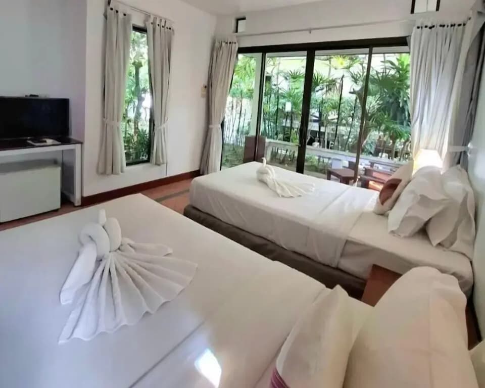 Deluxe Double room with balcony and with garden view twin beds