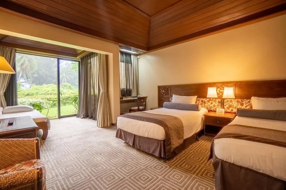 Deluxe room with balcony and with garden view