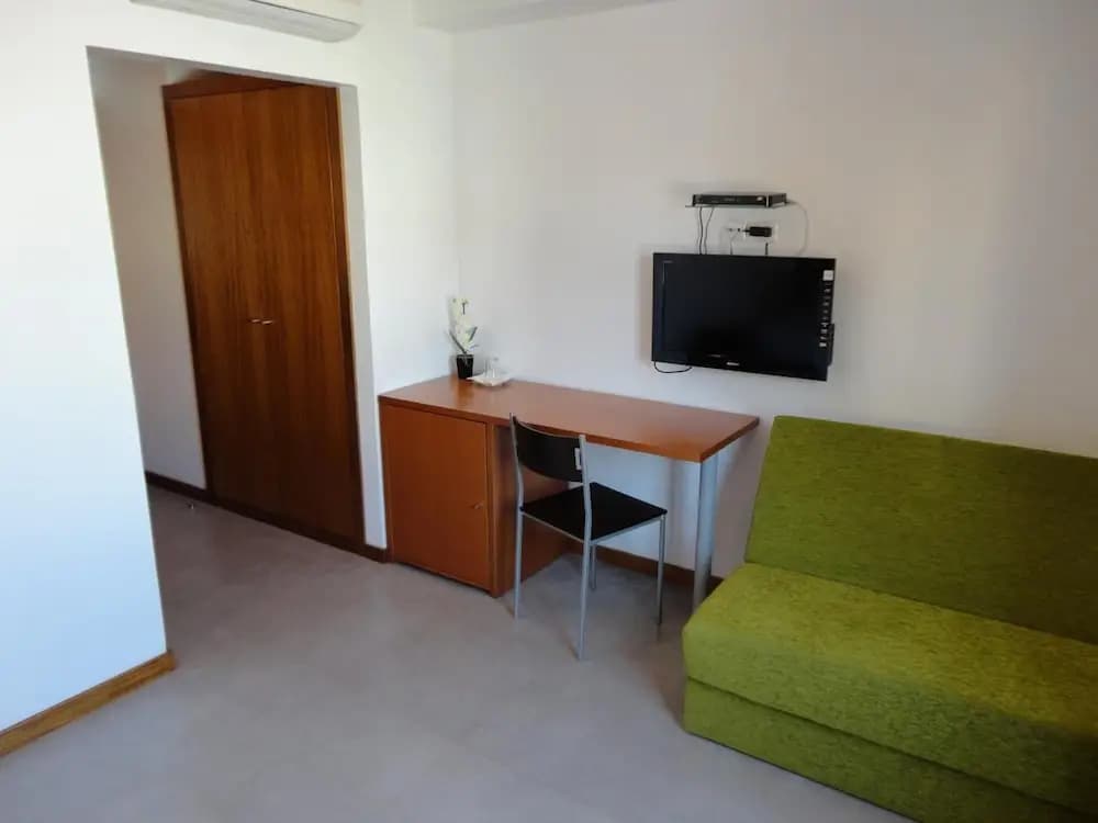 Economy room