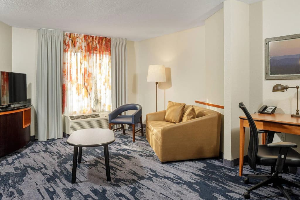1 Bedroom Double Suite full double bed