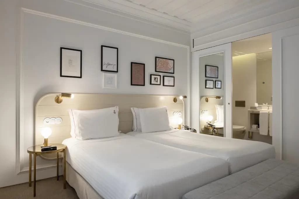 Double room twin beds