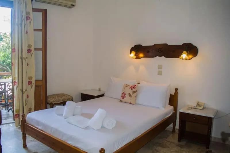 Standard Double room with balcony full double bed