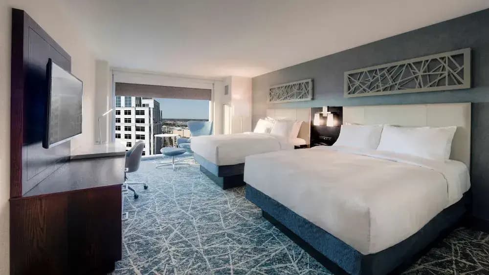 Standard Quadruple room with partial view