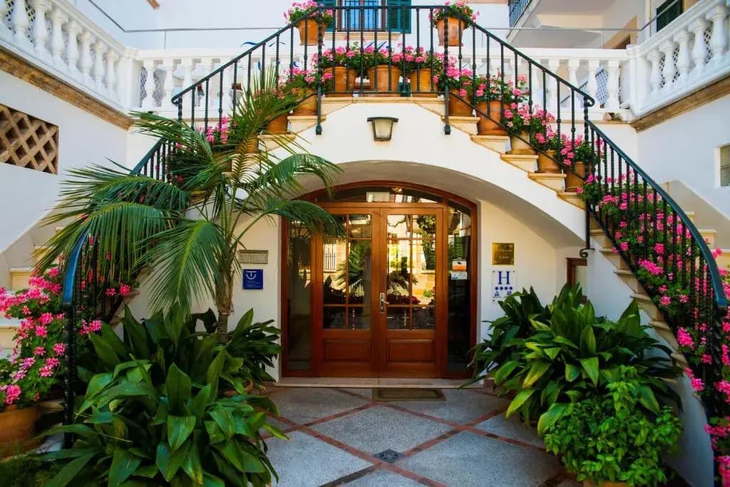 Hotel photo 1