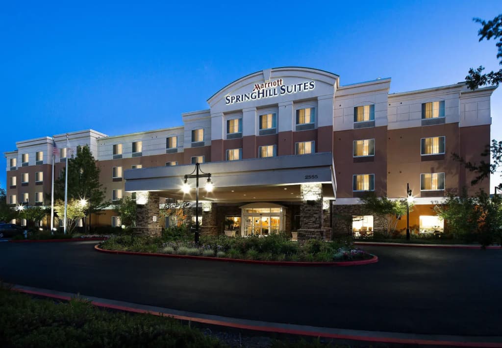 Hotel photo 1