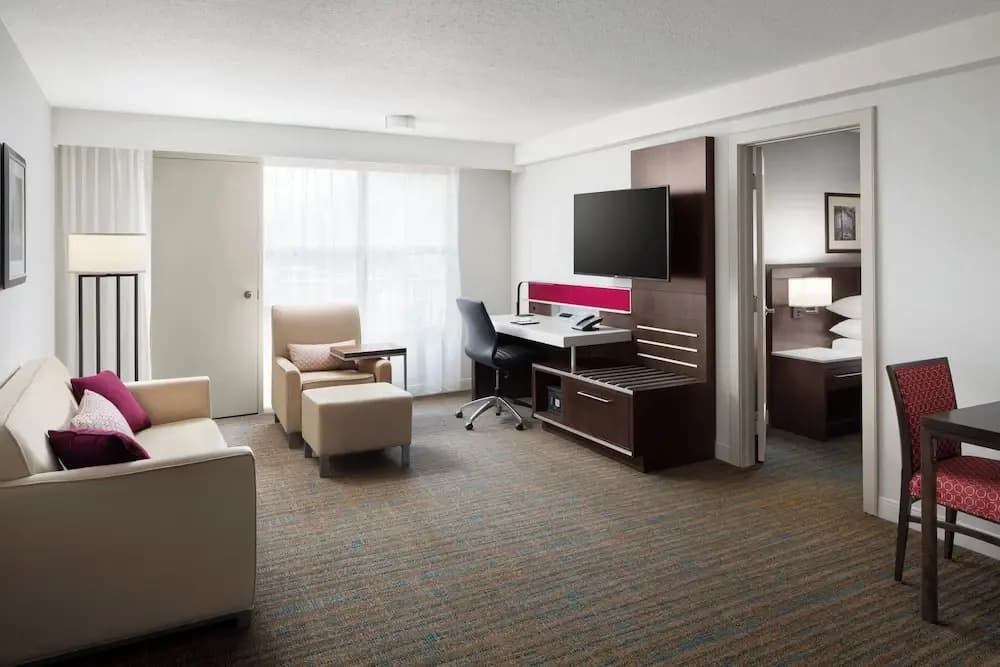 1 Bedroom Club Suite with balcony