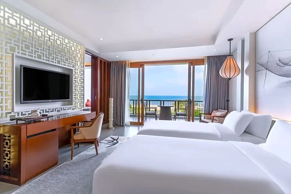 Grand room with balcony and with sea view