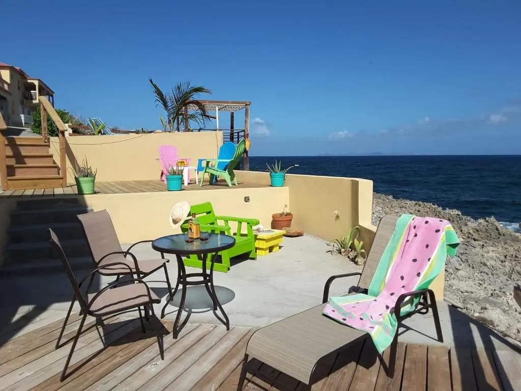 2 Bedrooms Apartment with ocean view