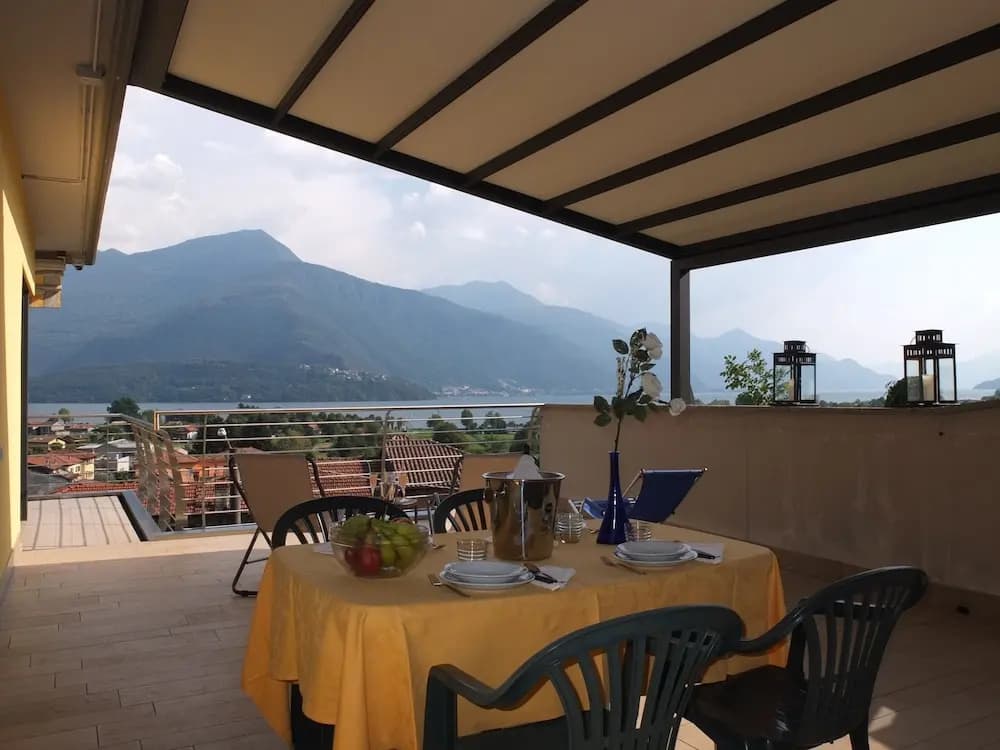 2 Bedrooms Apartment with lake view