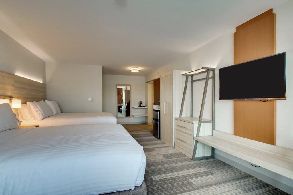 1 Bedroom Quadruple Suite