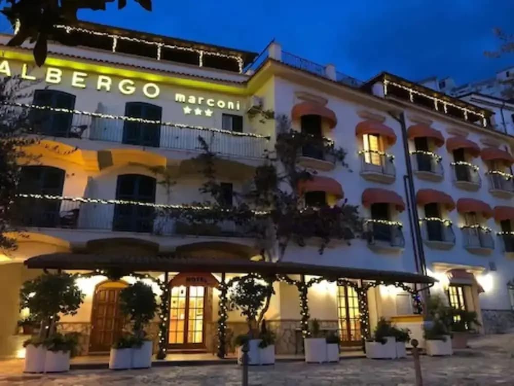 Hotel photo 1