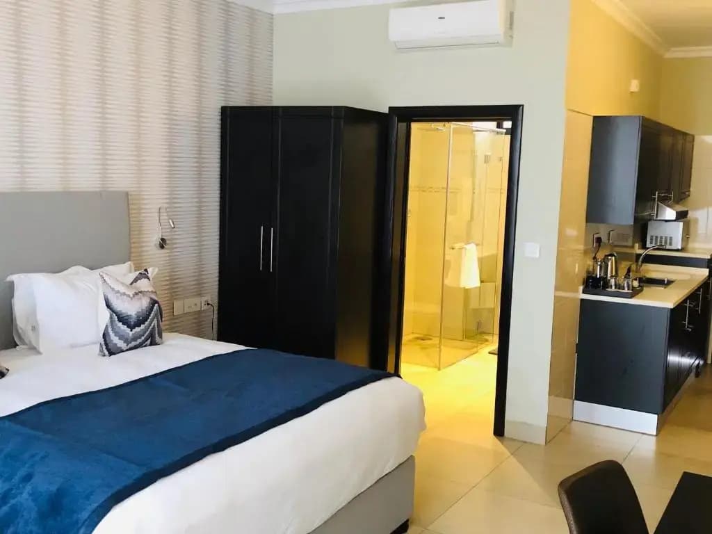 Deluxe Double room with balcony full double bed