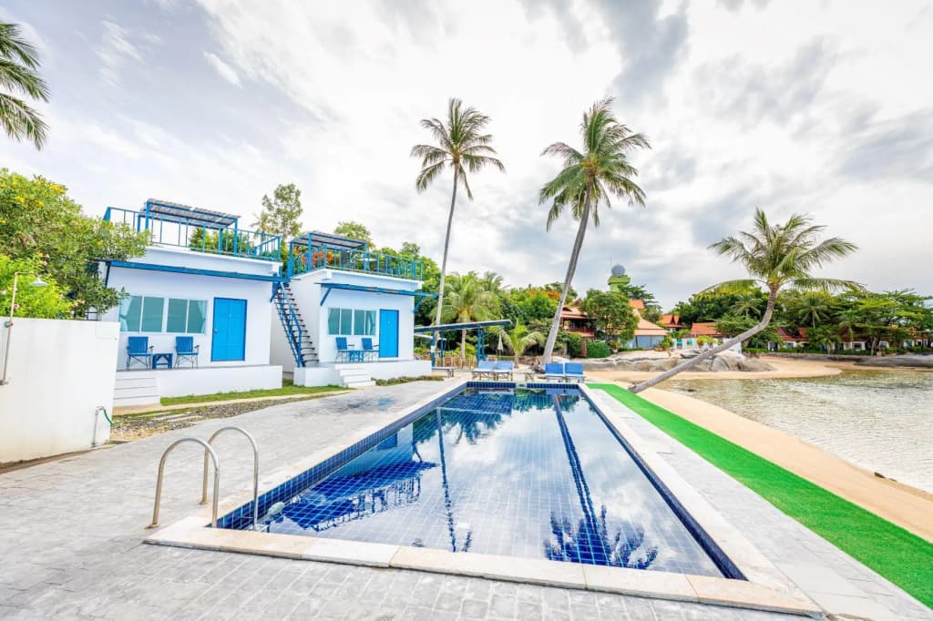 Villa beachfront