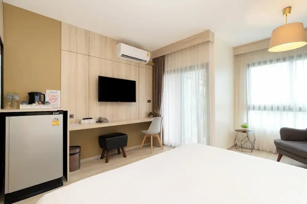 Deluxe Double room with balcony full double bed