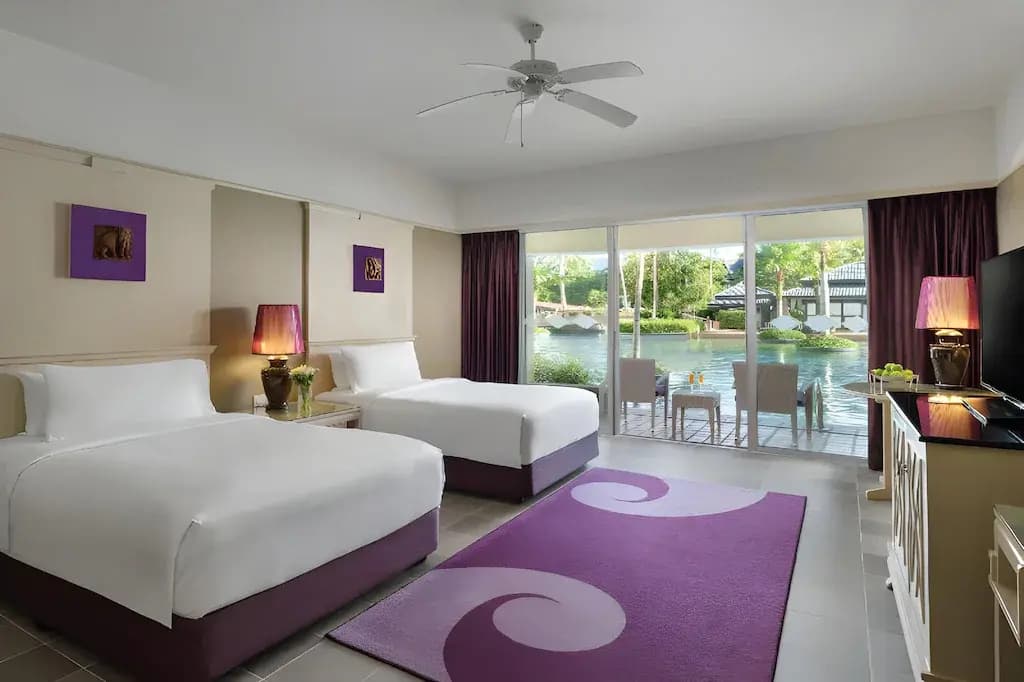 Laguna Pool Access Double room with balcony and with pool view twin beds