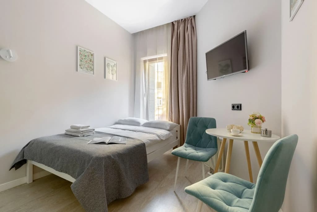 Standard Double Apartment on the 7 line VO with courtyard view full double bed