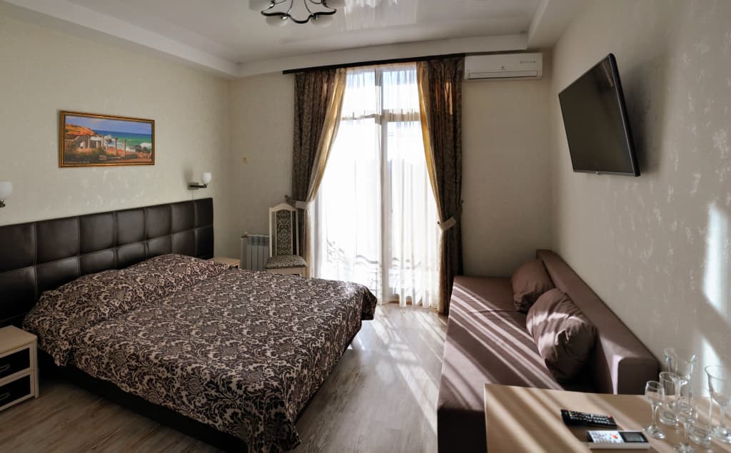 Family Double room with balcony and with view full double bed