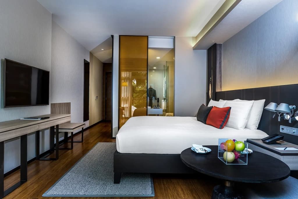 Deluxe Double room with city view full double bed