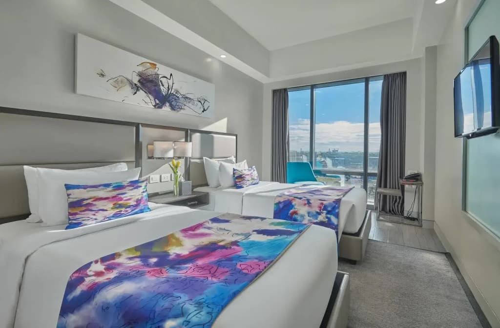 Premier with Access to Pool and Gym Double room twin beds