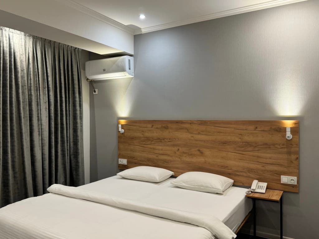 Deluxe Double room full double bed