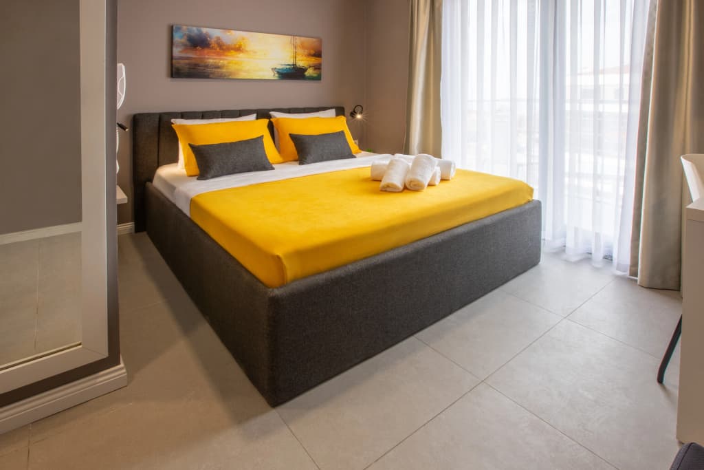 Standard Double room with balcony and with mountain view full double bed