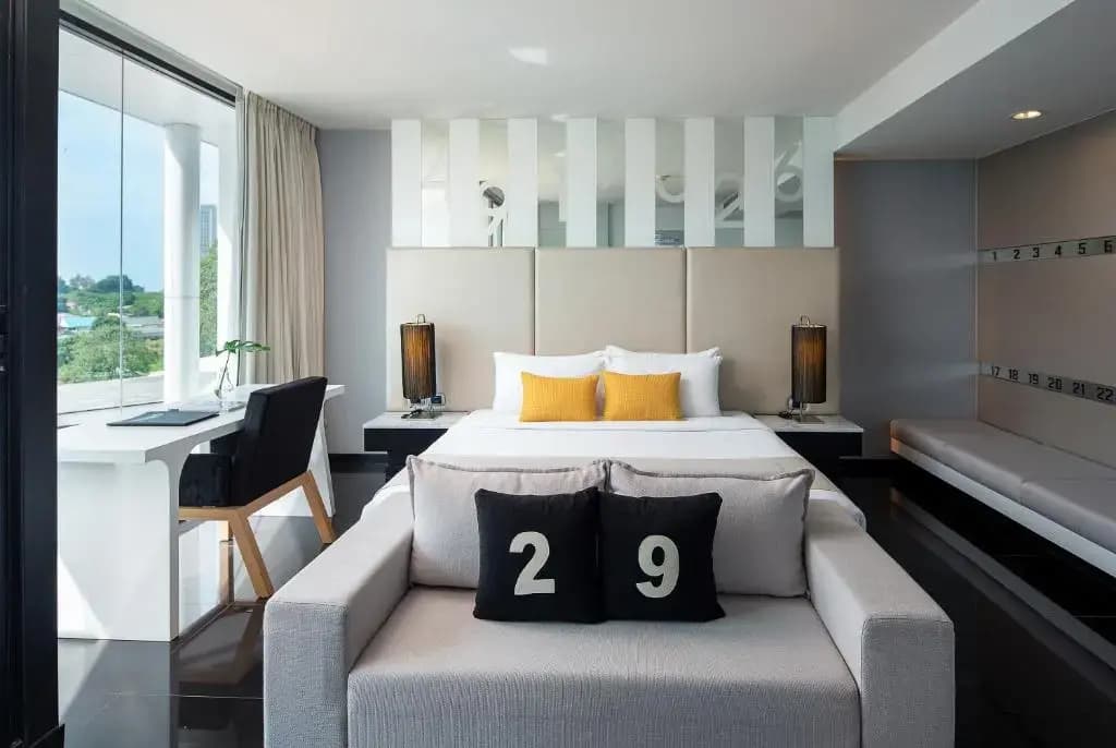 Double Junior Suite with city view full double bed