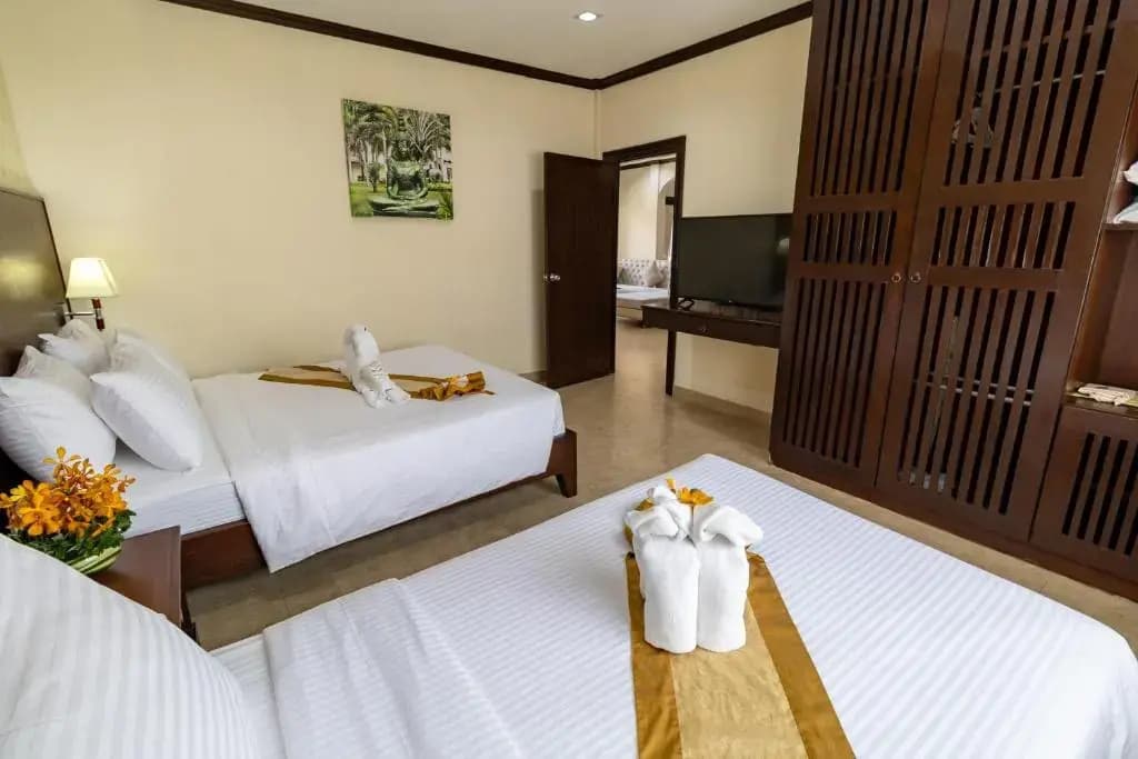 2 Bedrooms Suite with garden view