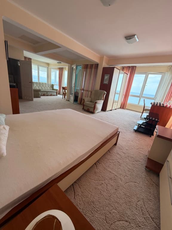 Quadruple Suite with view