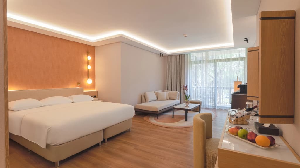 Double Junior Suite with balcony full double bed