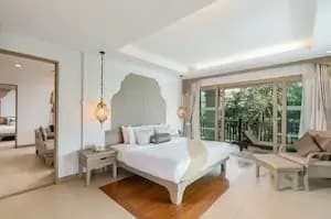 1 Bedroom Double Family Suite with balcony full double bed