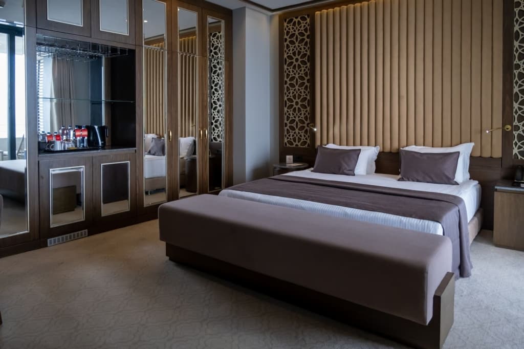 Family Master Suite with balcony
