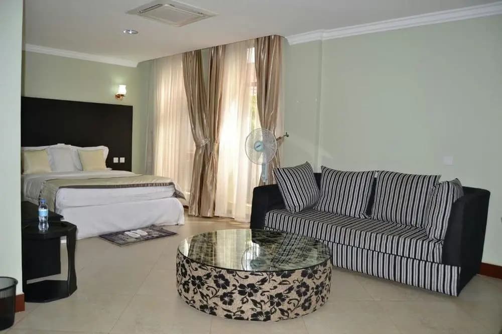 Hotel photo 12